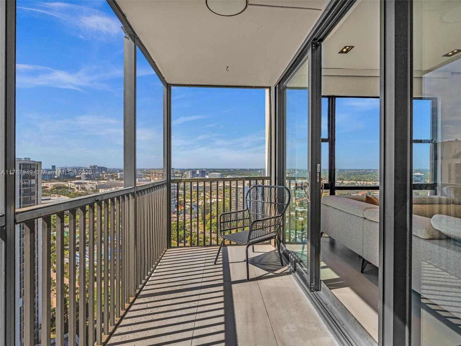 Small Image of 20301 WEST COUNTRY CLUB DR #PH29, Aventura Number 25