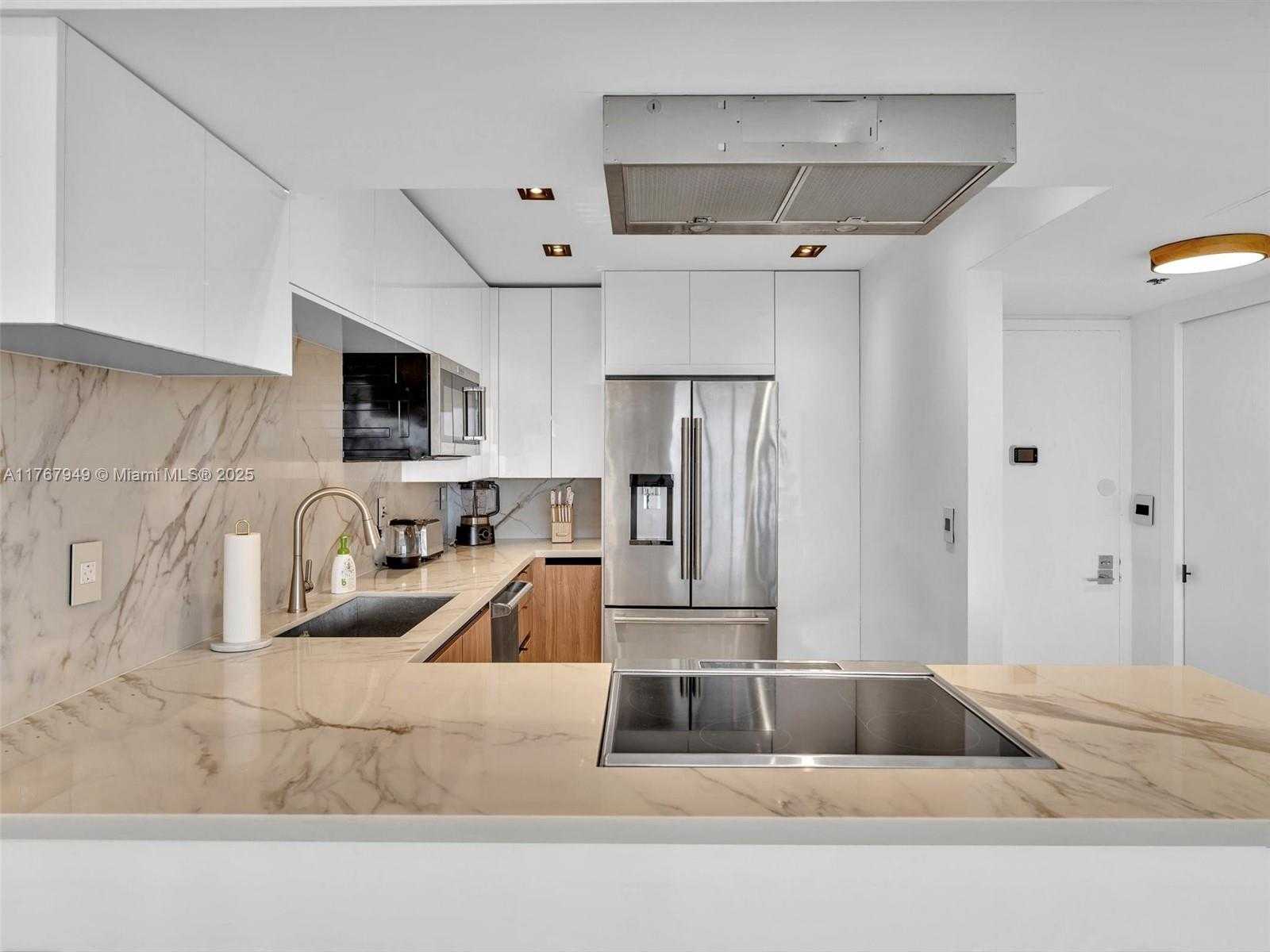 Small Image of 20301 WEST COUNTRY CLUB DR #PH29, Aventura Number 28