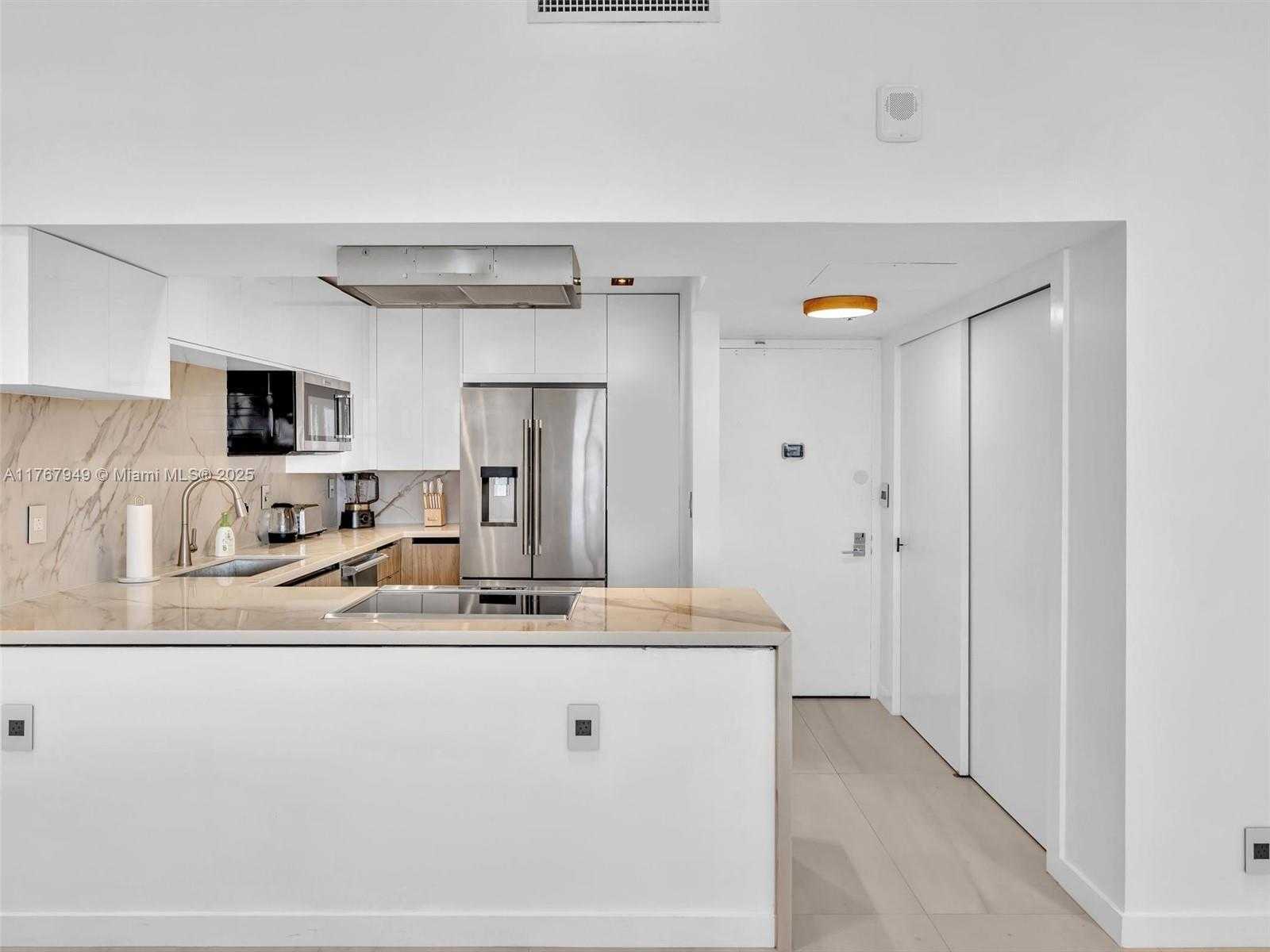 Small Image of 20301 WEST COUNTRY CLUB DR #PH29, Aventura Number 30