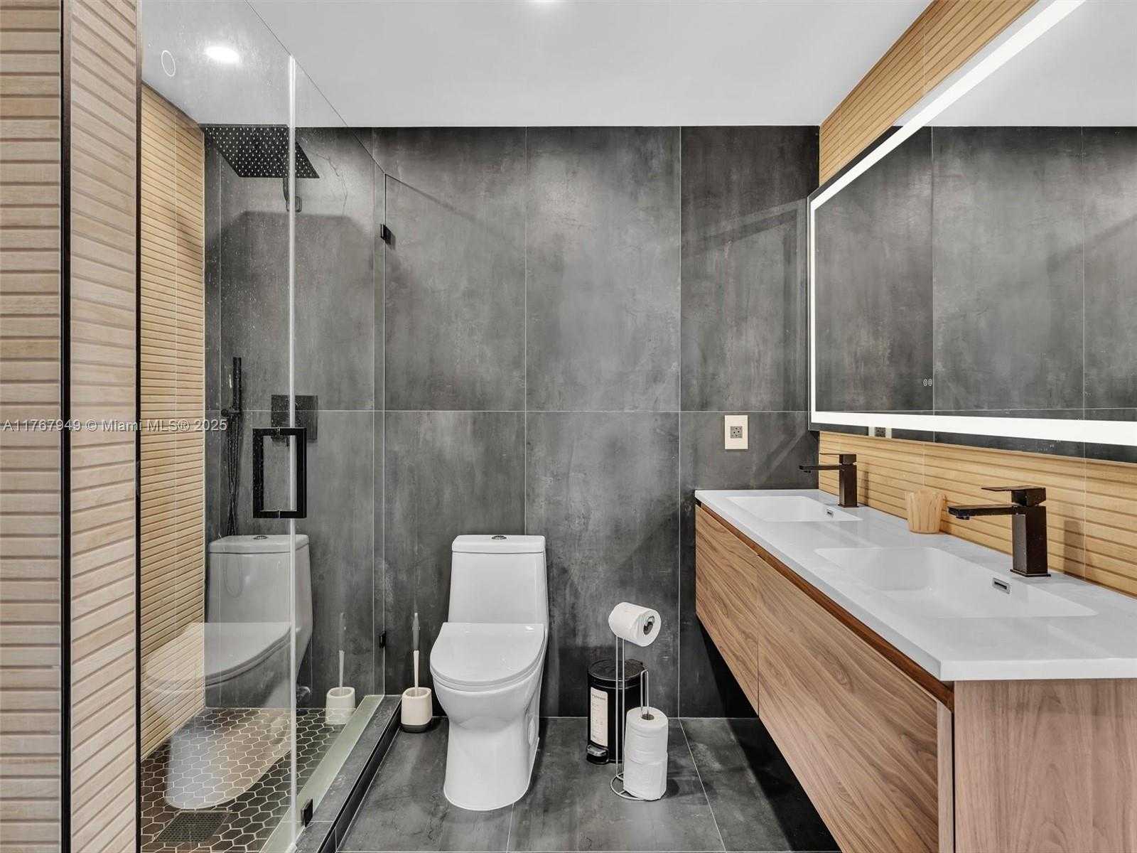 Small Image of 20301 WEST COUNTRY CLUB DR #PH29, Aventura Number 36