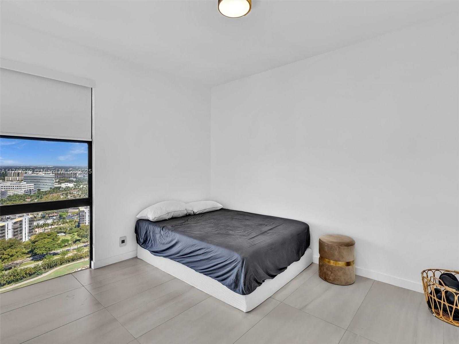 Small Image of 20301 WEST COUNTRY CLUB DR #PH29, Aventura Number 38