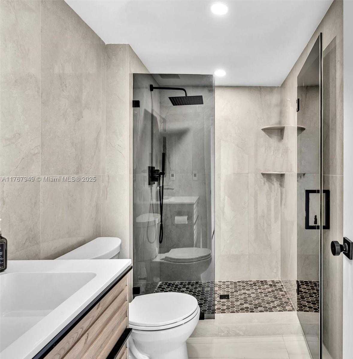 Small Image of 20301 WEST COUNTRY CLUB DR #PH29, Aventura Number 40