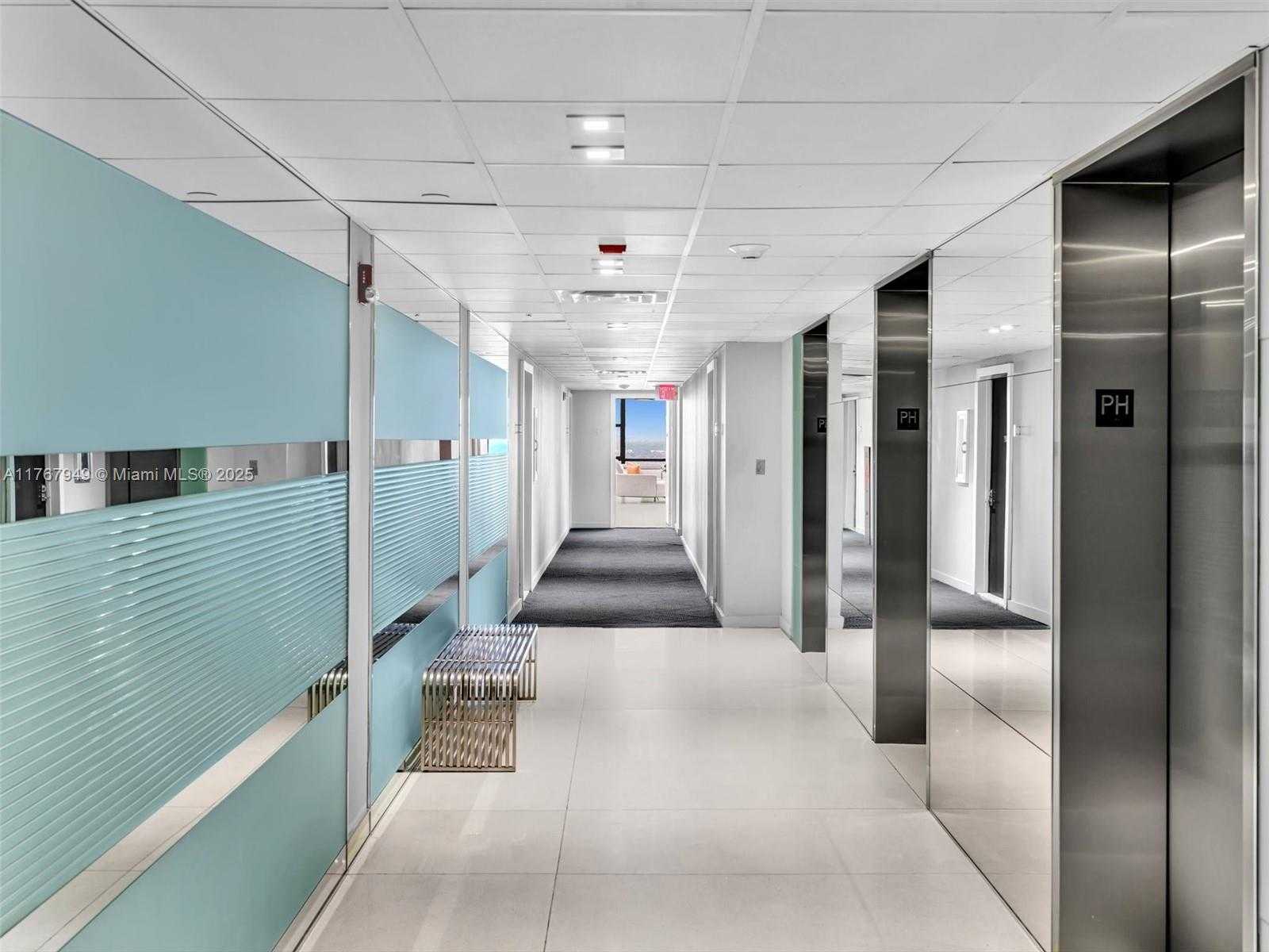 Small Image of 20301 WEST COUNTRY CLUB DR #PH29, Aventura Number 43