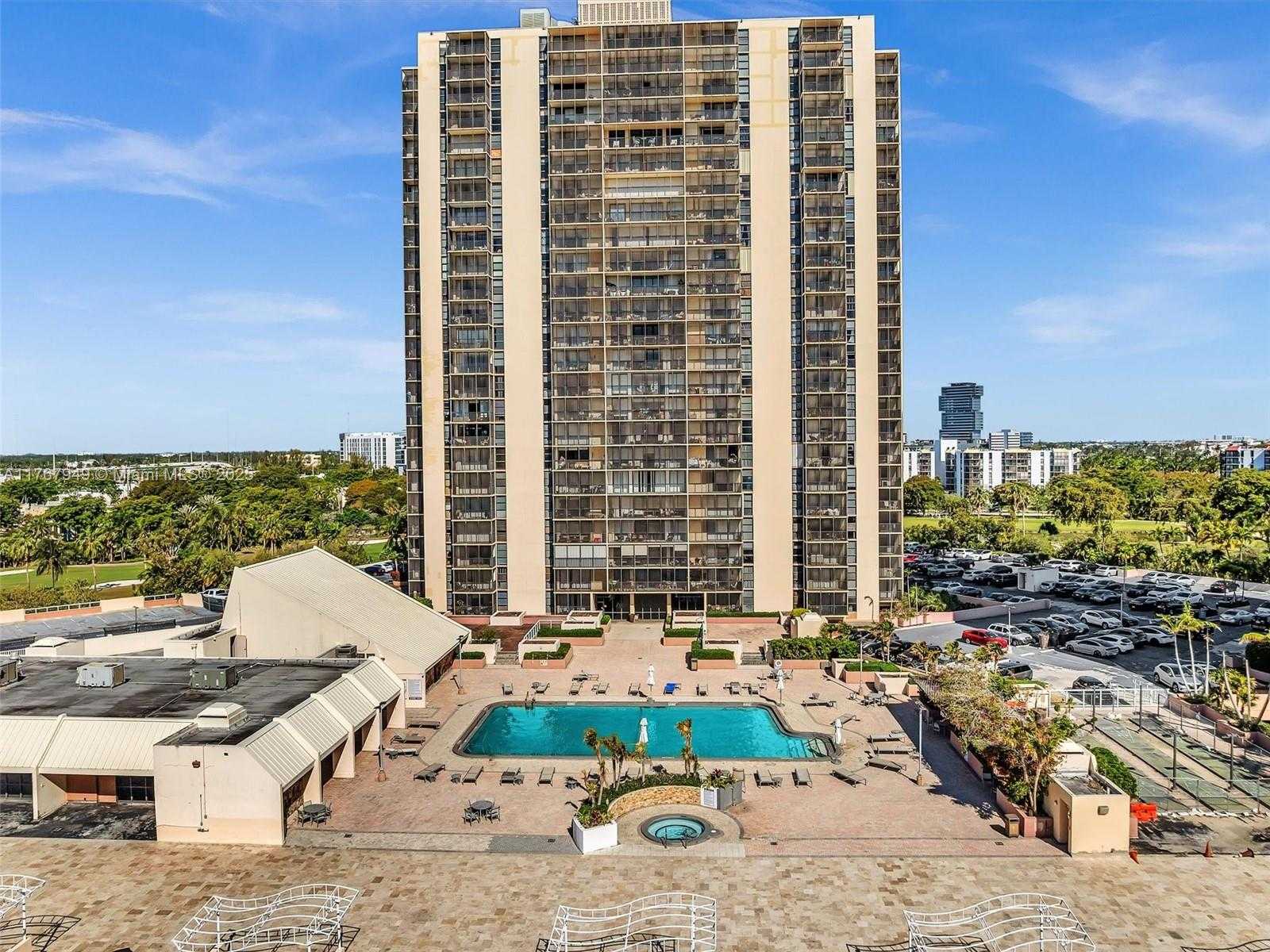 Small Image of 20301 WEST COUNTRY CLUB DR #PH29, Aventura Number 59