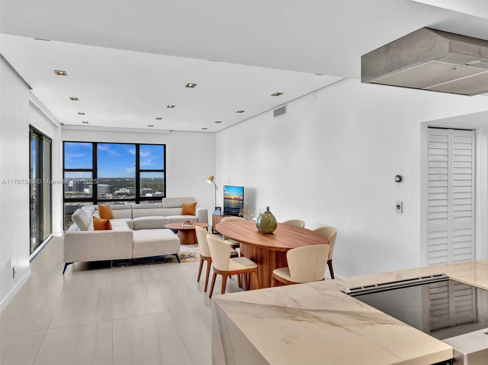 Small Image of 20301 WEST COUNTRY CLUB DR #PH29, Aventura Number 6