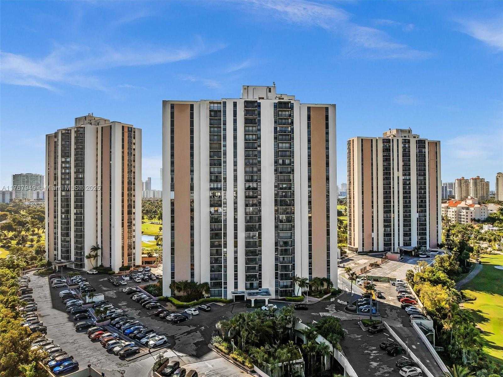 Small Image of 20301 WEST COUNTRY CLUB DR #PH29, Aventura Number 65