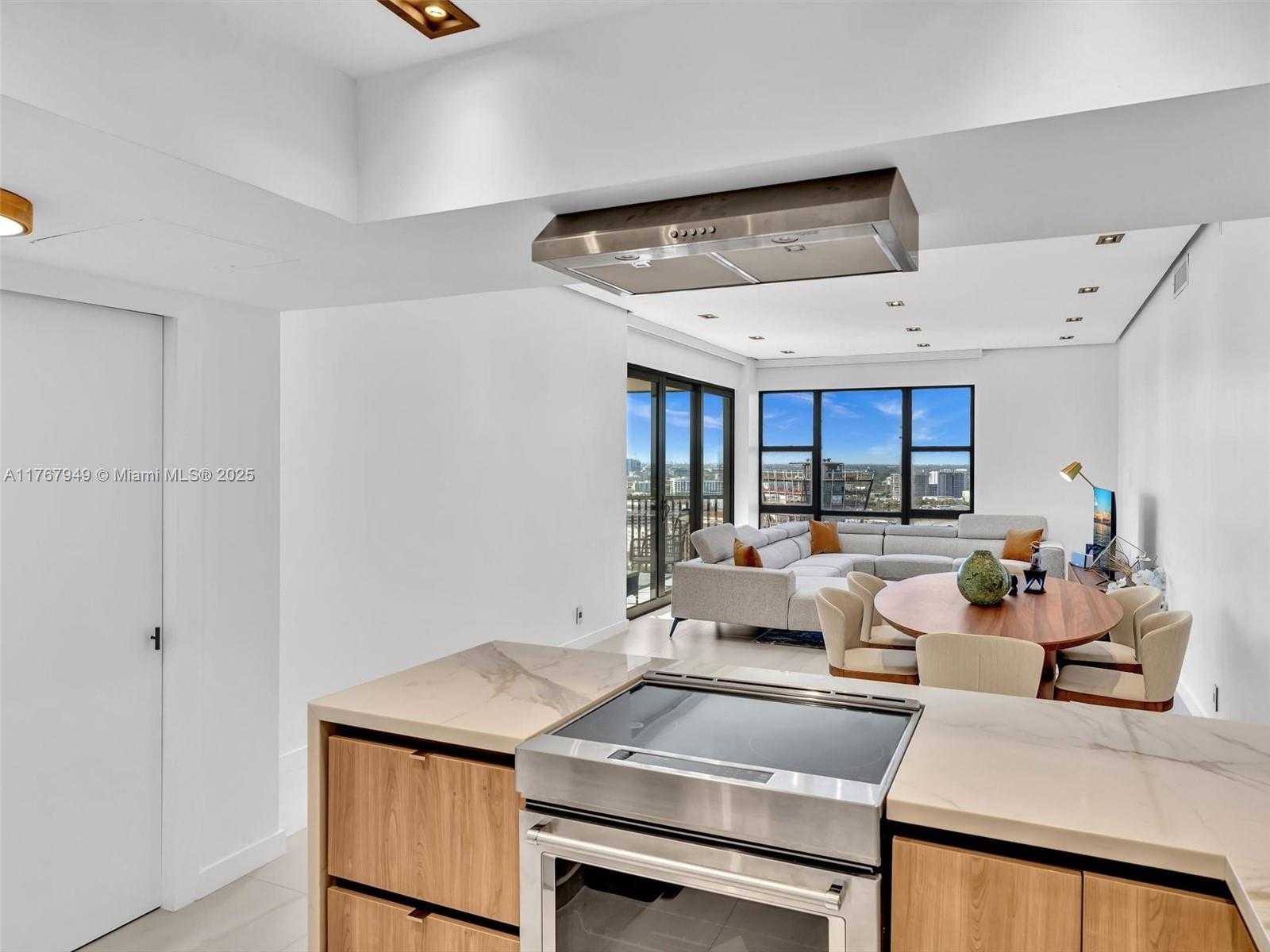 Small Image of 20301 WEST COUNTRY CLUB DR #PH29, Aventura Number 7
