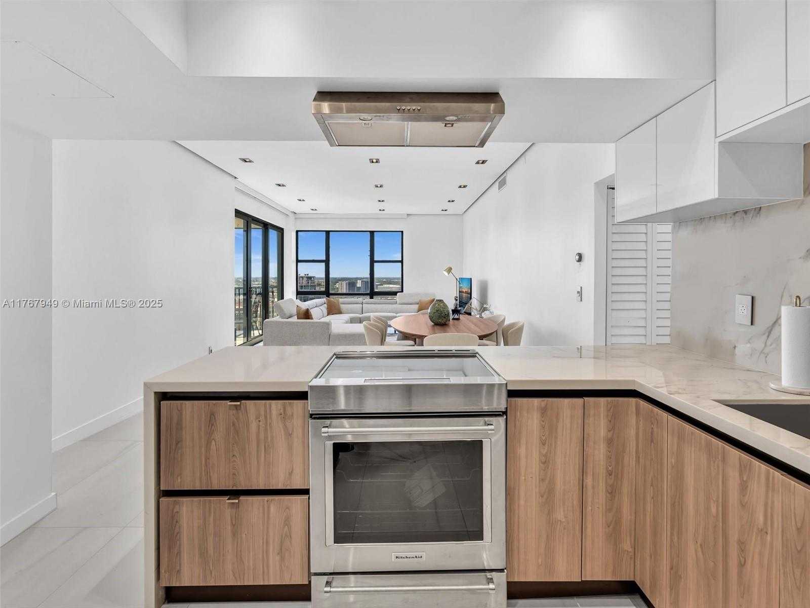 Small Image of 20301 WEST COUNTRY CLUB DR #PH29, Aventura Number 9