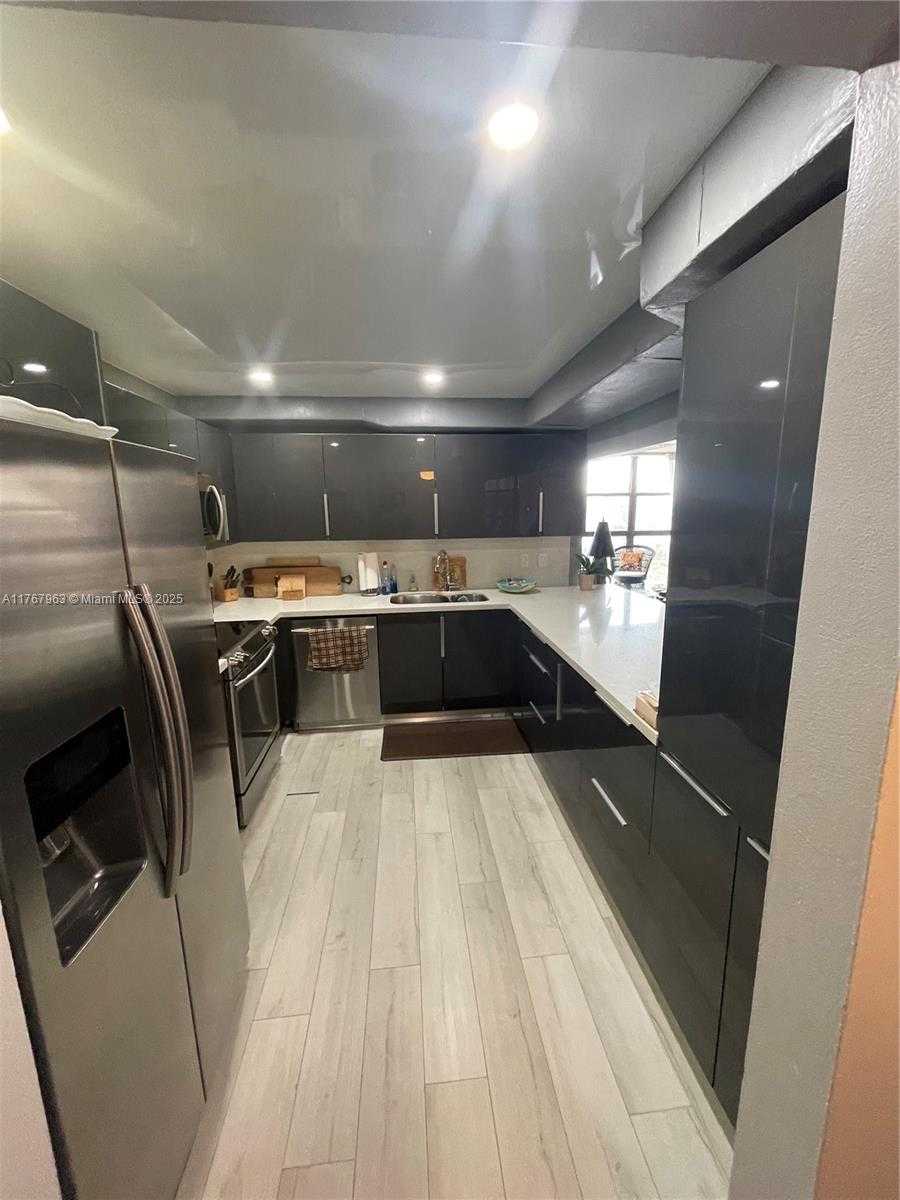 Small Image of 200 LESLIE DR #622, Hallandale Beach Number 10
