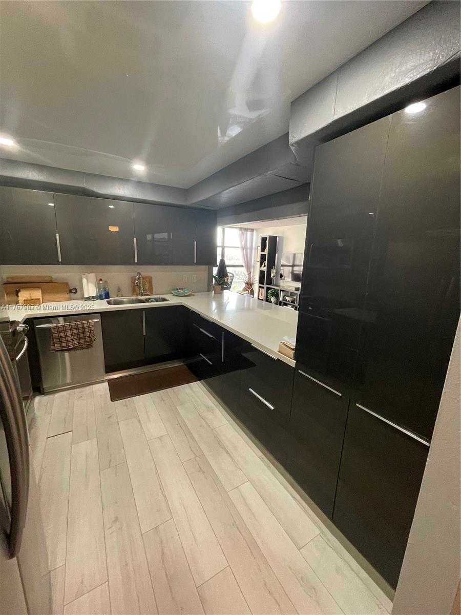 Small Image of 200 LESLIE DR #622, Hallandale Beach Number 11