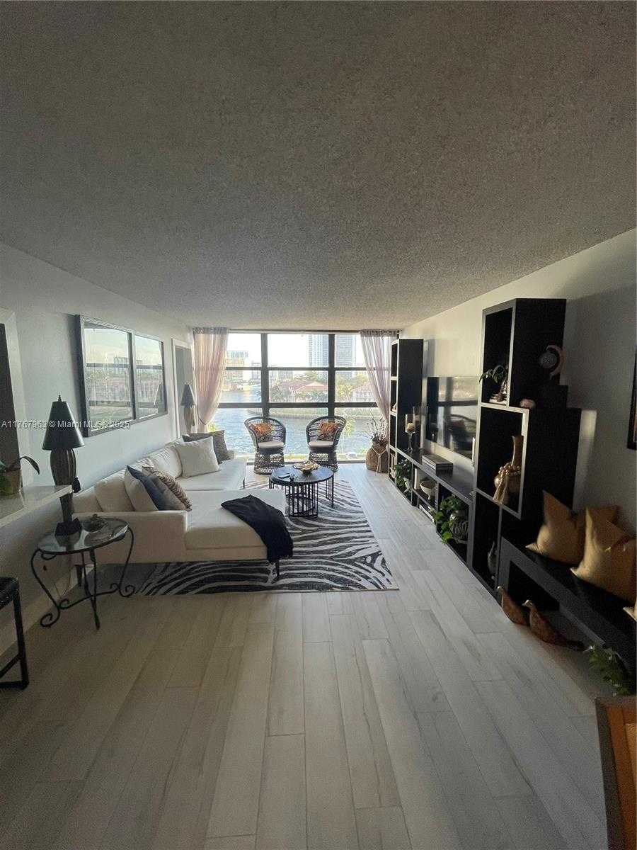 Small Image of 200 LESLIE DR #622, Hallandale Beach Number 13