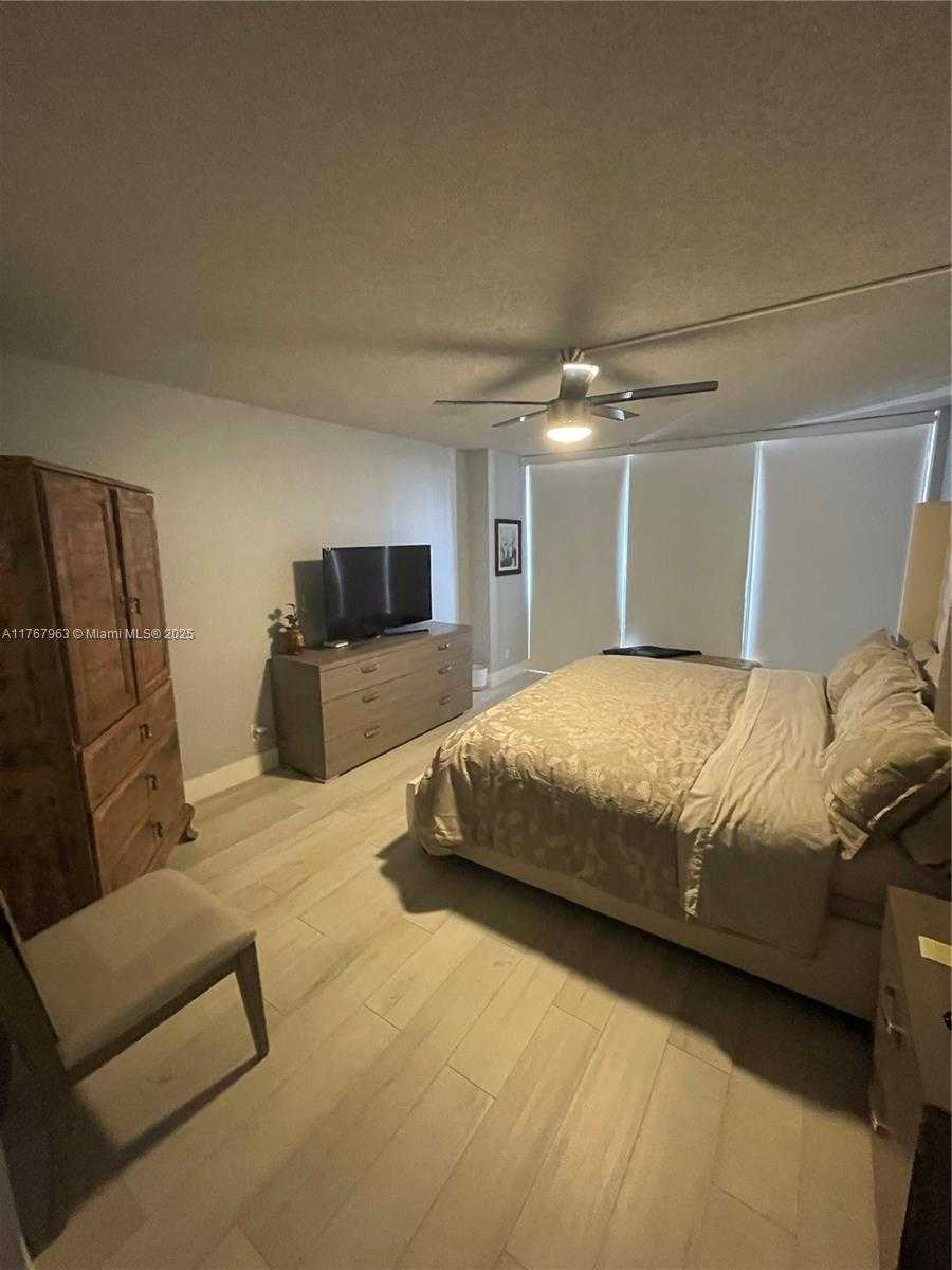 Small Image of 200 LESLIE DR #622, Hallandale Beach Number 19