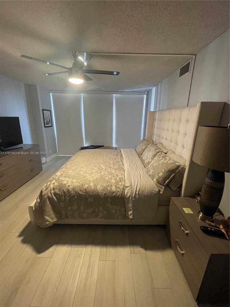 Small Image of 200 LESLIE DR #622, Hallandale Beach Number 20