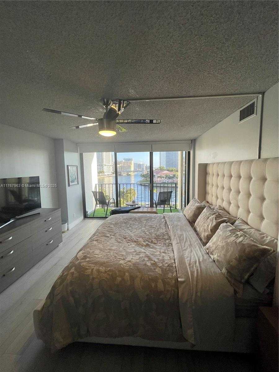 Small Image of 200 LESLIE DR #622, Hallandale Beach Number 21