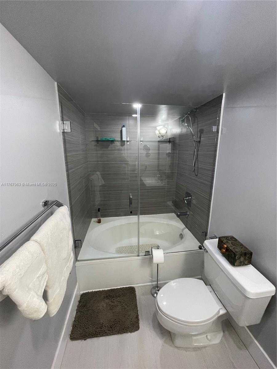 Small Image of 200 LESLIE DR #622, Hallandale Beach Number 25