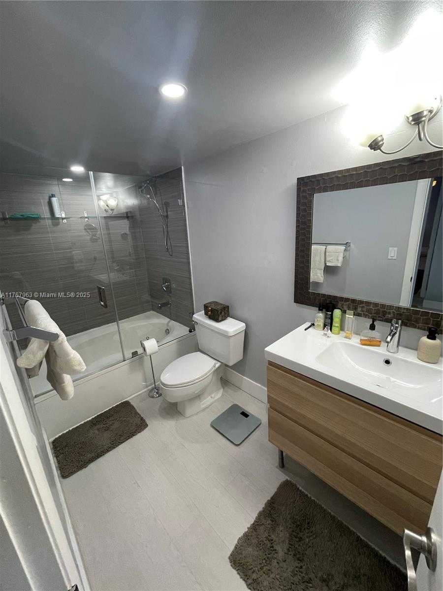 Small Image of 200 LESLIE DR #622, Hallandale Beach Number 26