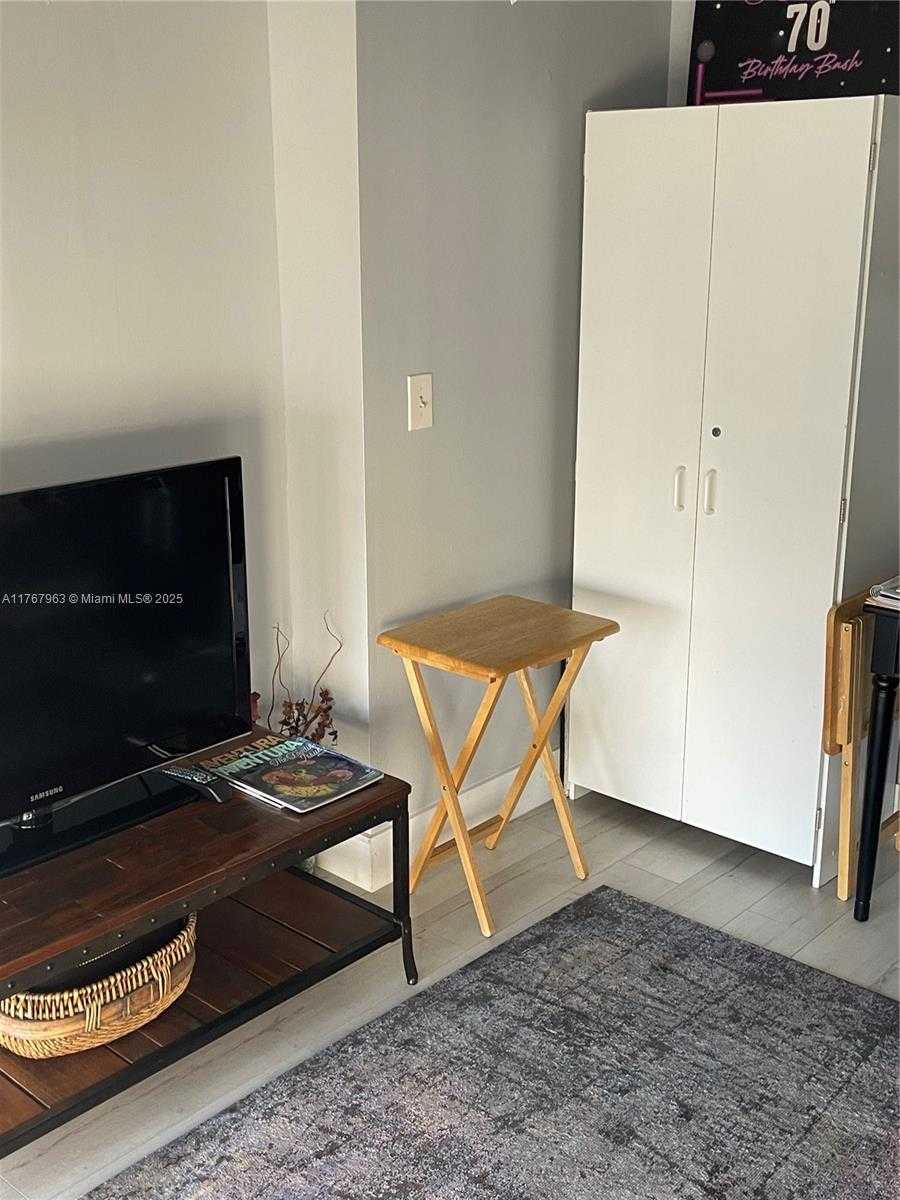 Small Image of 200 LESLIE DR #622, Hallandale Beach Number 6