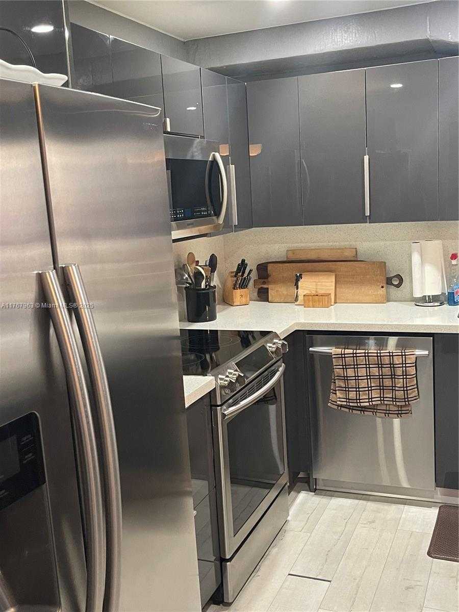 Small Image of 200 LESLIE DR #622, Hallandale Beach Number 8