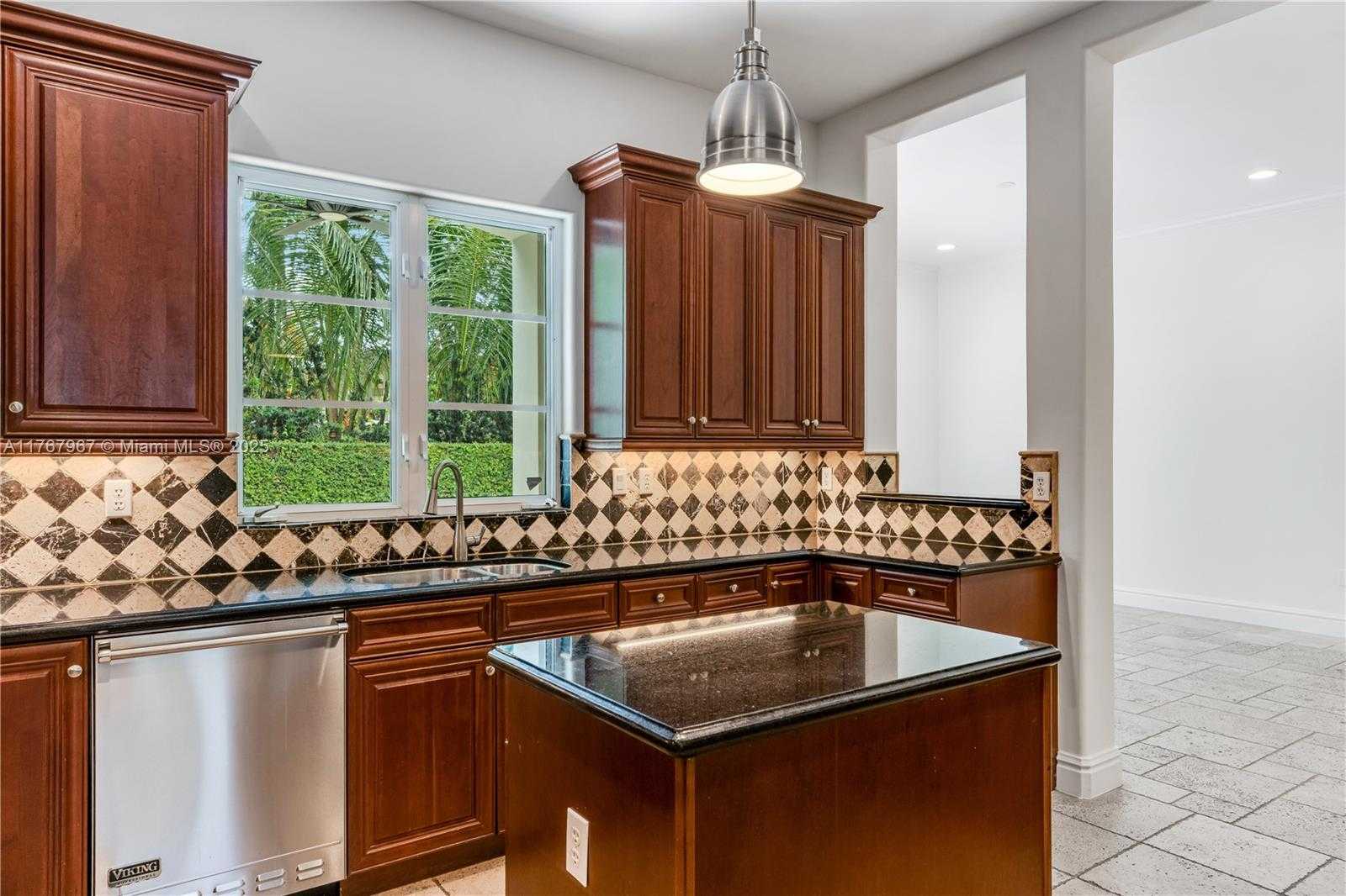 Small Image of 10155 SOUTH WEST 75TH PL, Pinecrest Number 14