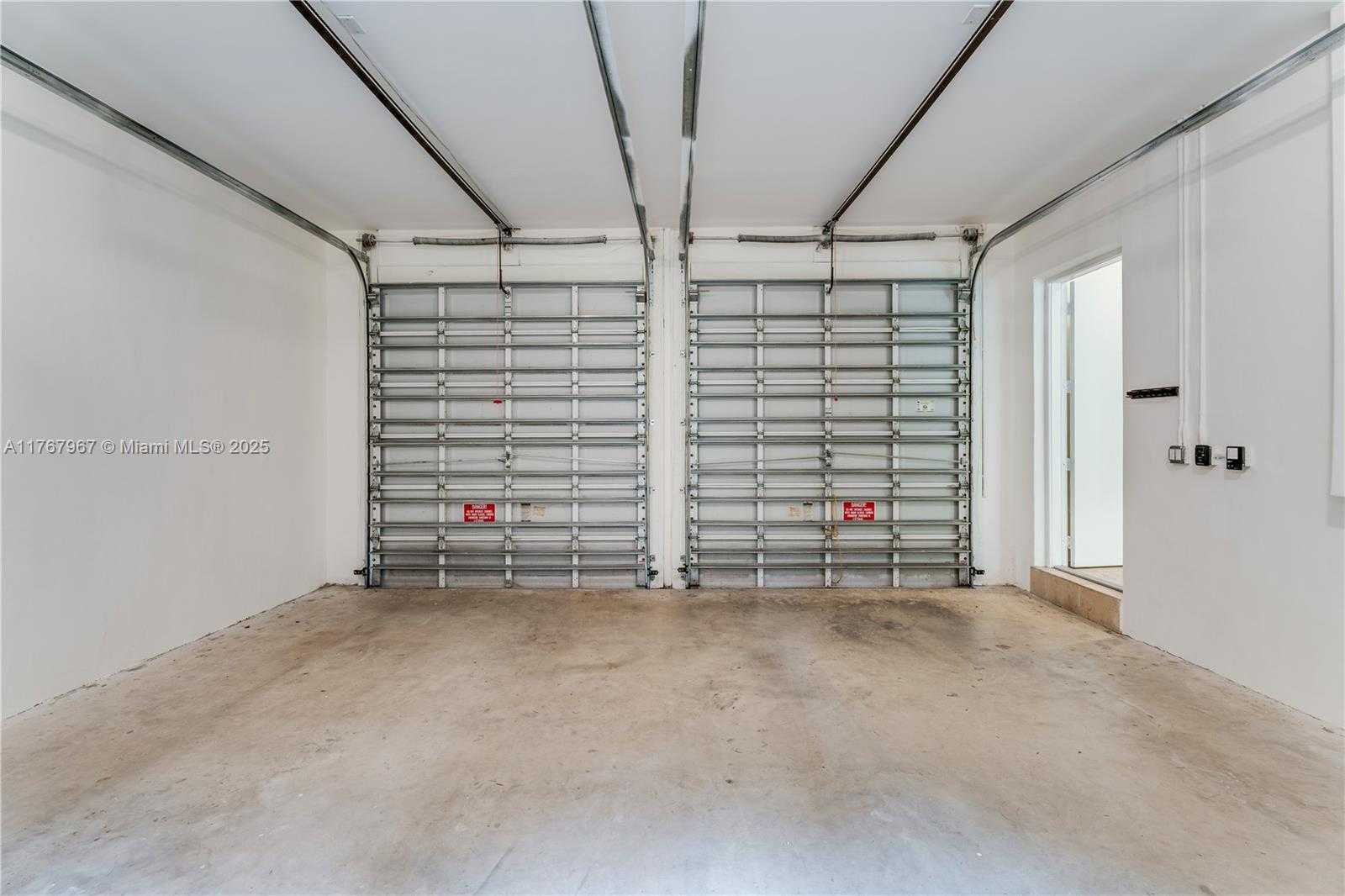 Small Image of 10155 SOUTH WEST 75TH PL, Pinecrest Number 16