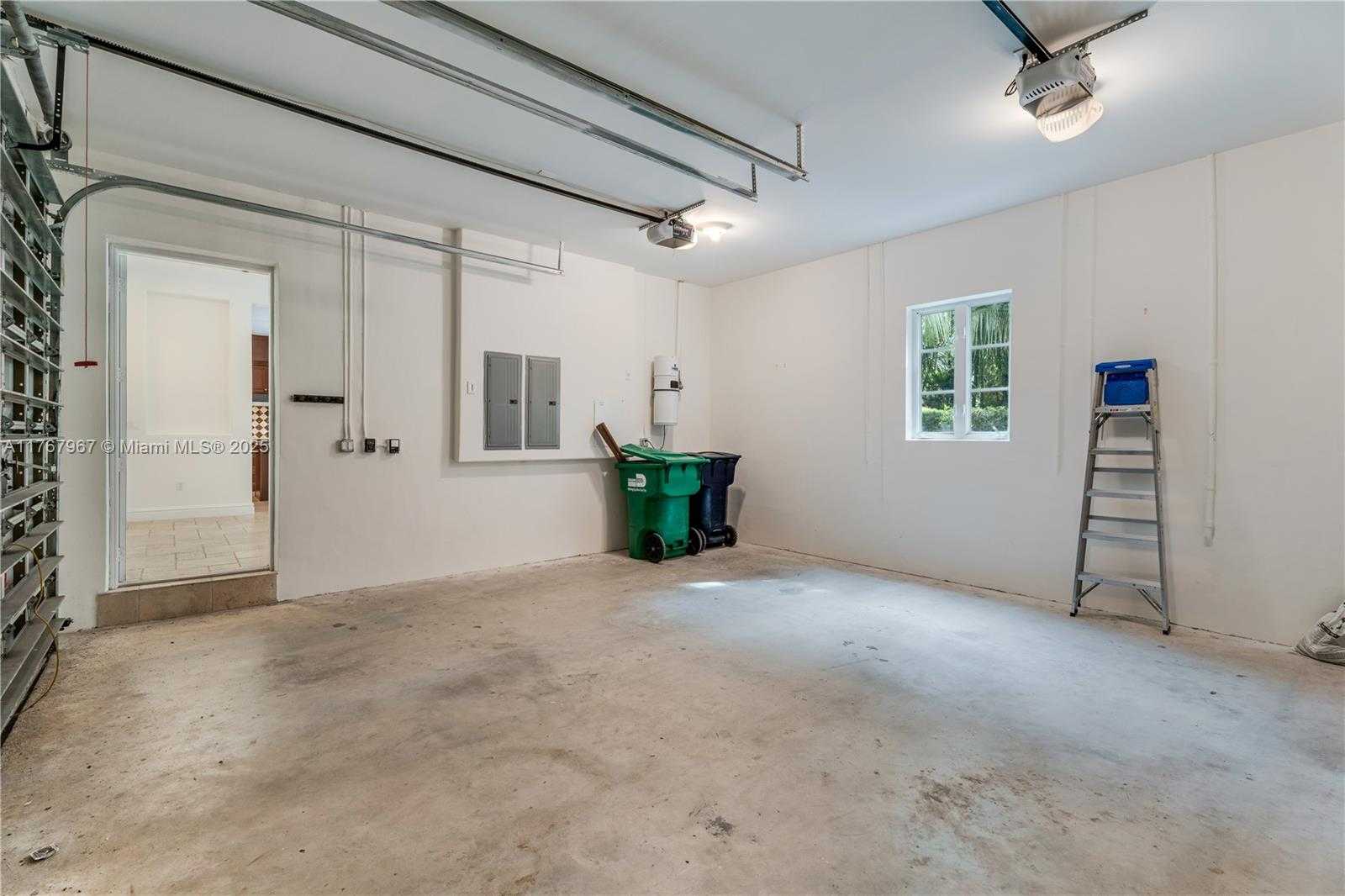 Small Image of 10155 SOUTH WEST 75TH PL, Pinecrest Number 17