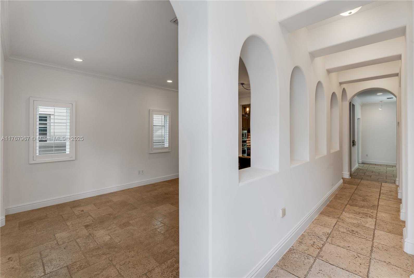 Small Image of 10155 SOUTH WEST 75TH PL, Pinecrest Number 2
