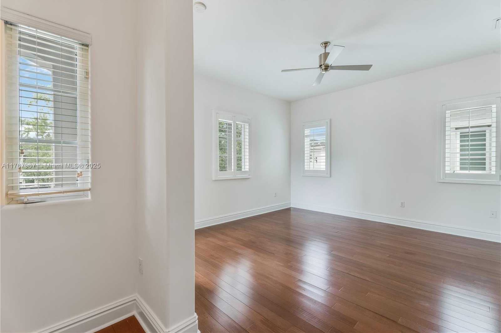 Small Image of 10155 SOUTH WEST 75TH PL, Pinecrest Number 28