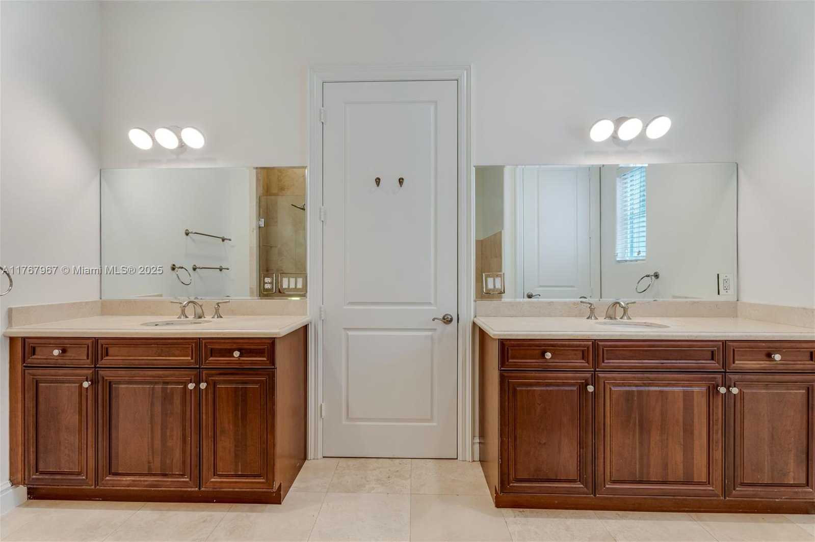 Small Image of 10155 SOUTH WEST 75TH PL, Pinecrest Number 36