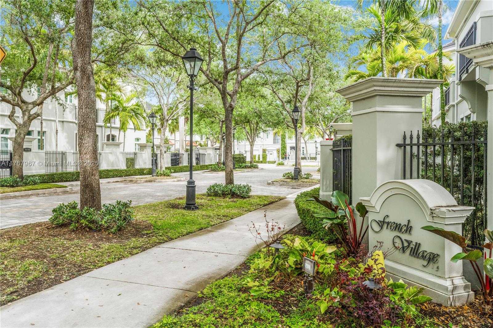 Small Image of 10155 SOUTH WEST 75TH PL, Pinecrest Number 51