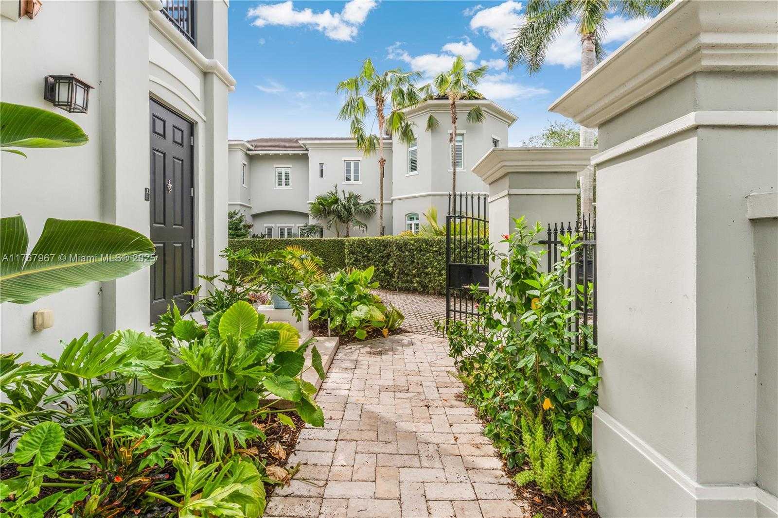 Small Image of 10155 SOUTH WEST 75TH PL, Pinecrest Number 57