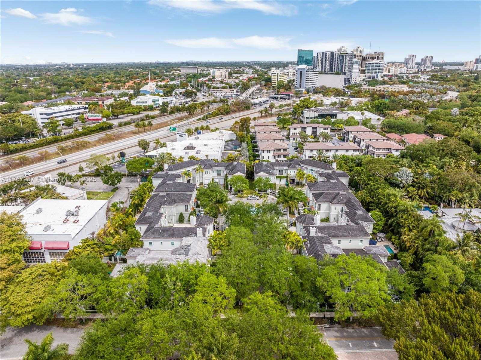 Small Image of 10155 SOUTH WEST 75TH PL, Pinecrest Number 63