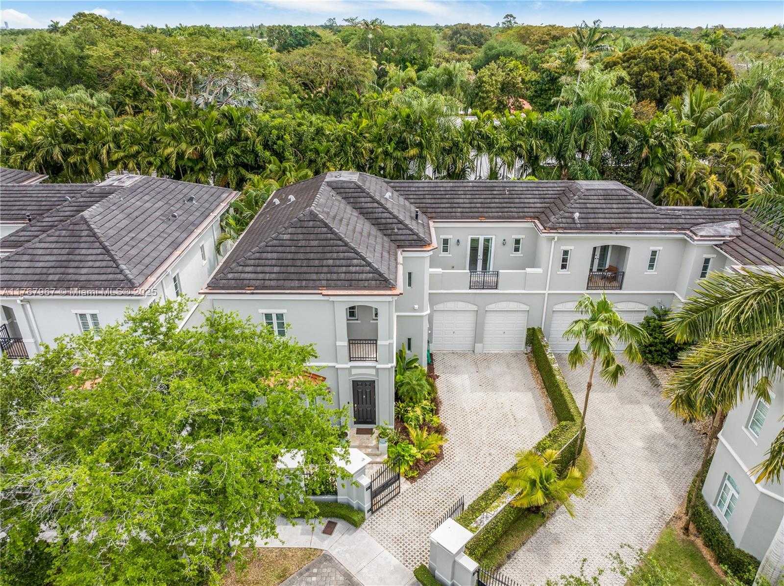 Small Image of 10155 SOUTH WEST 75TH PL, Pinecrest Number 65