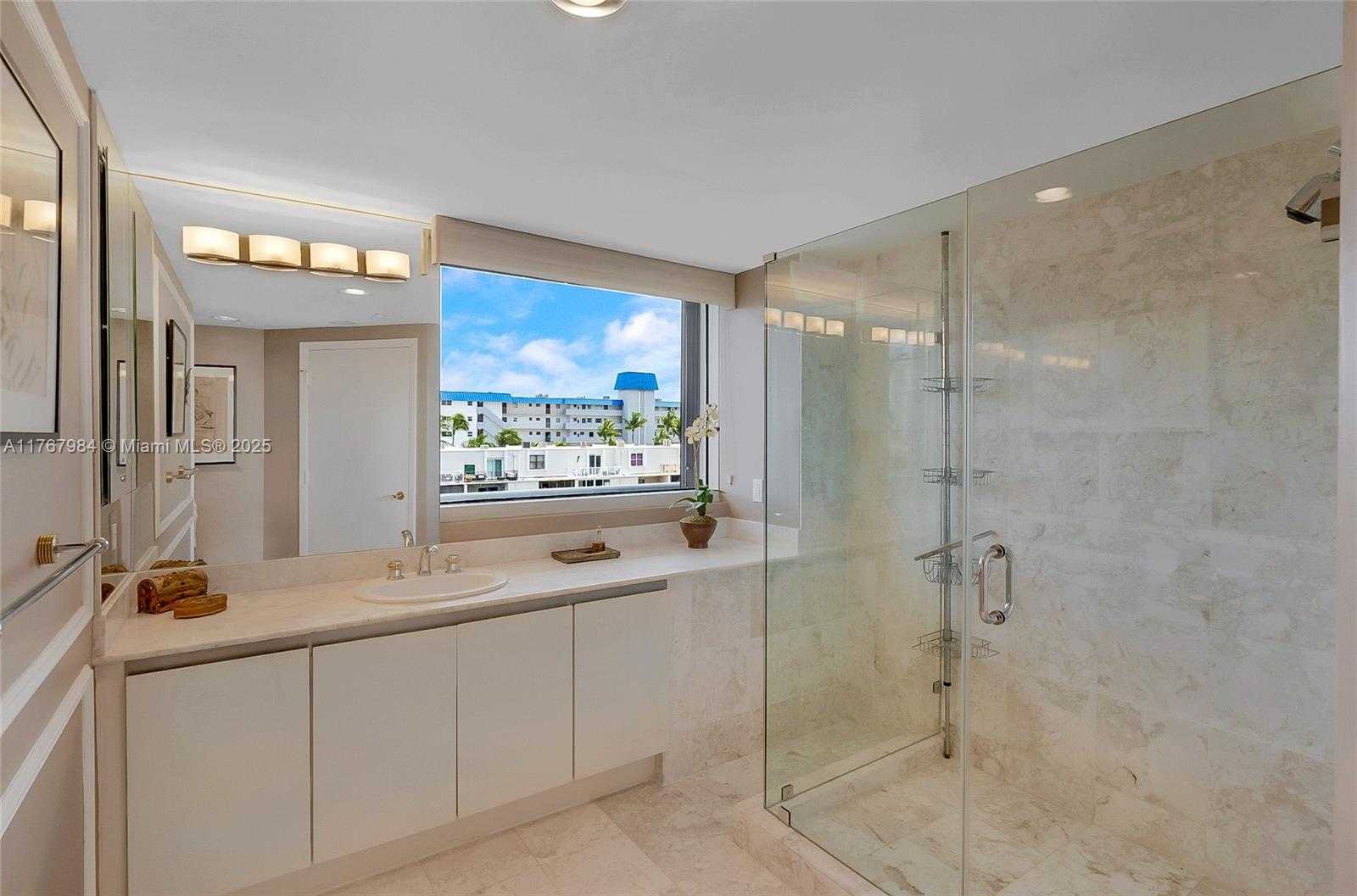 Small Image of 2600 ISLAND BLVD #301, Aventura Number 14