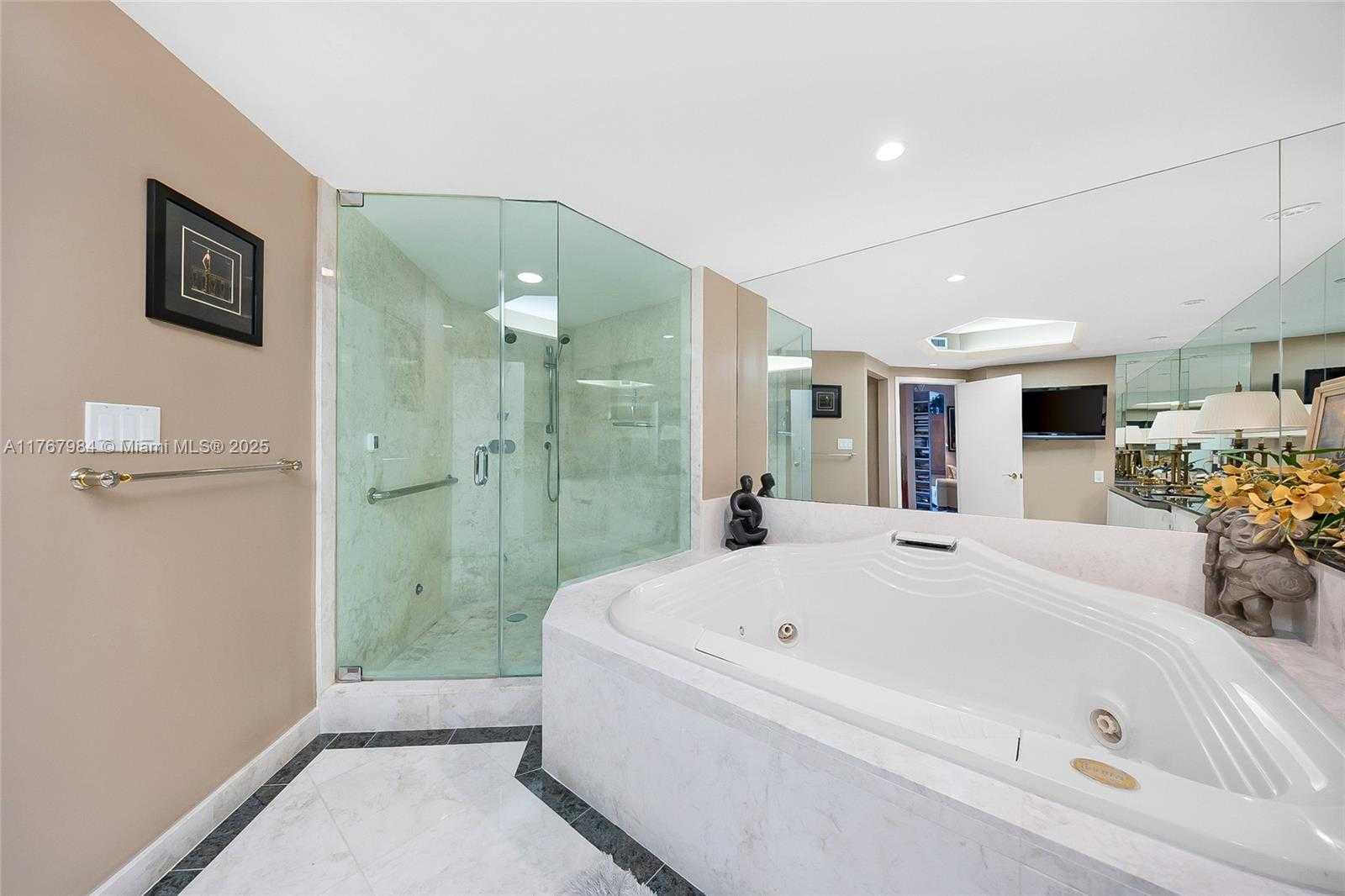 Small Image of 2600 ISLAND BLVD #301, Aventura Number 23