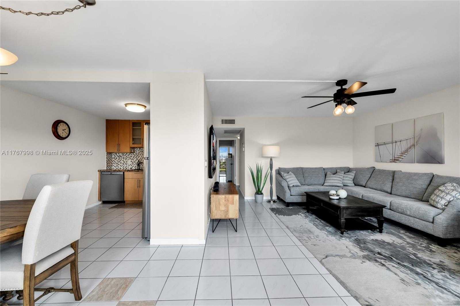Small Image of 4032 FARNHAM O #4032, Deerfield Beach Number 14