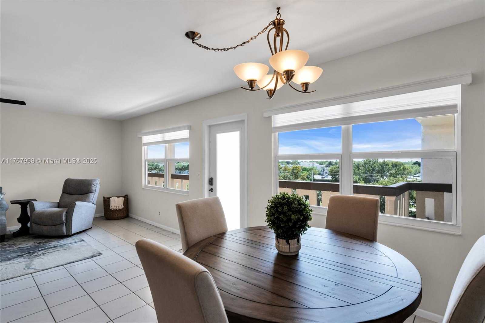 Small Image of 4032 FARNHAM O #4032, Deerfield Beach Number 2