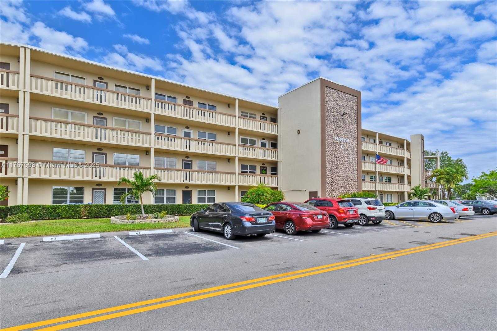 Small Image of 4032 FARNHAM O #4032, Deerfield Beach Number 32