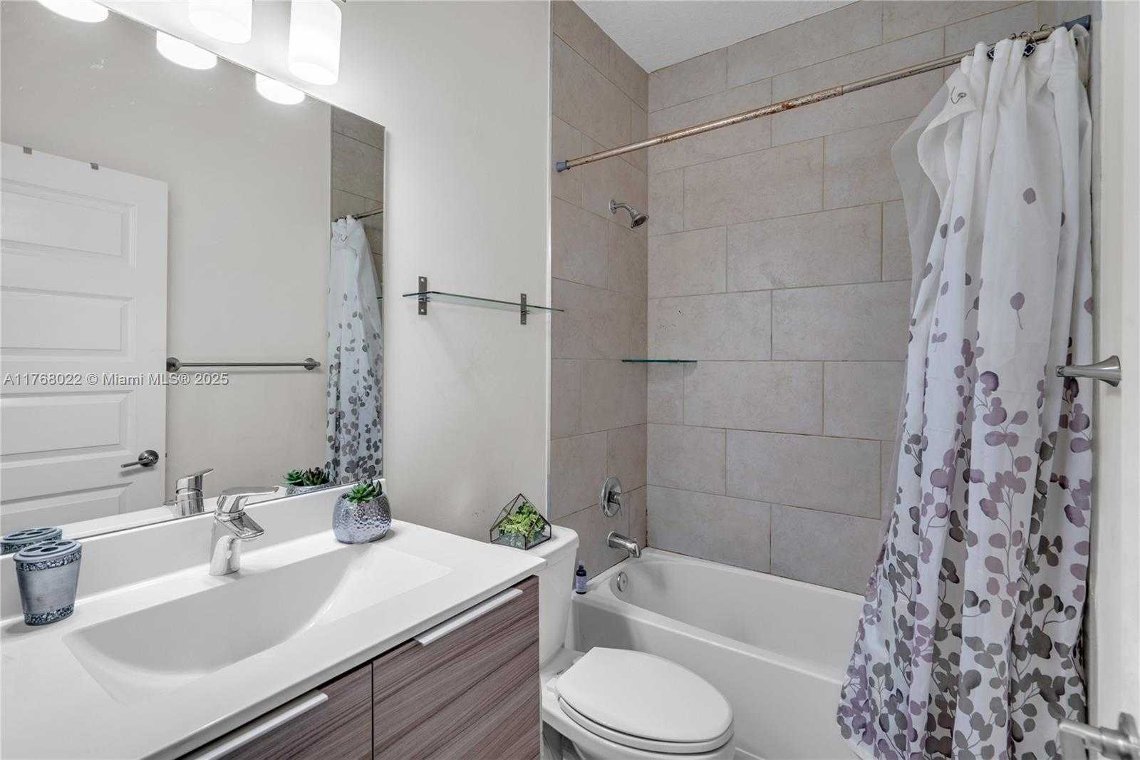 Small Image of 15780 NORTH WEST 91ST CT #15780, Miami Lakes Number 27