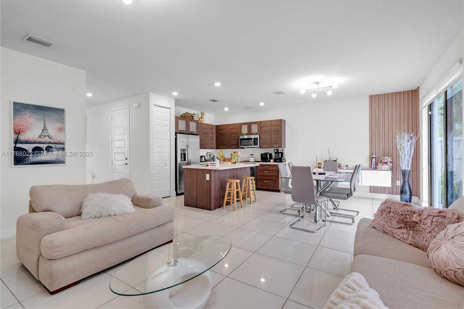 Small Image of 15780 NORTH WEST 91ST CT #15780, Miami Lakes Number 7