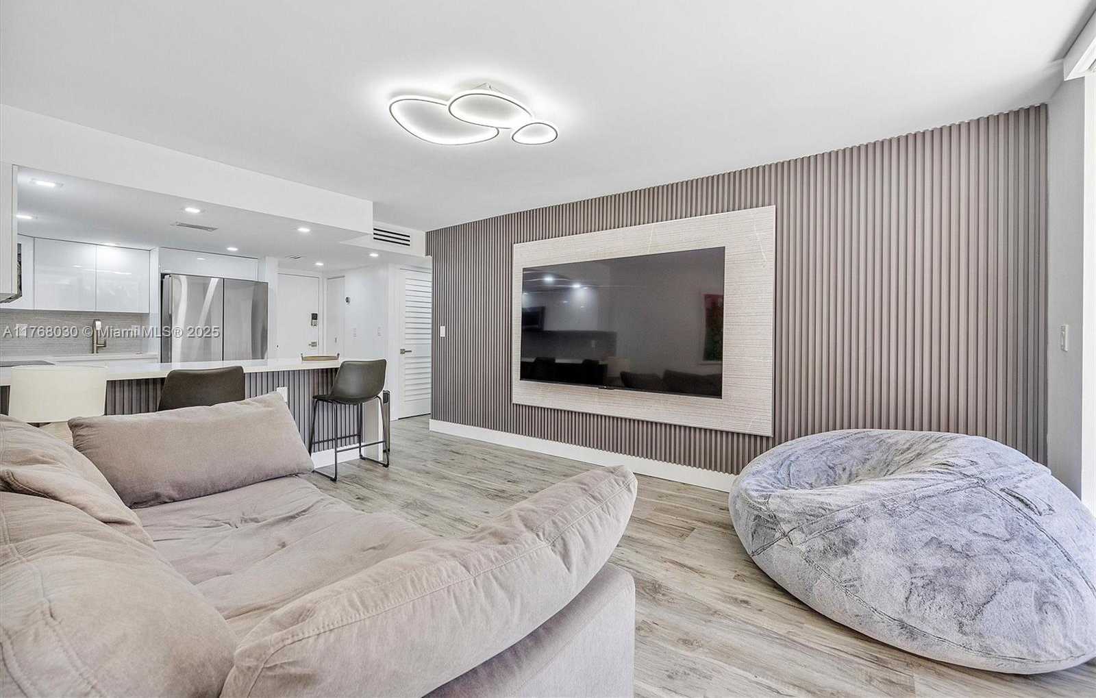 Small Image of 14601 NORTH KENDALL DR #206K, Miami Number 4