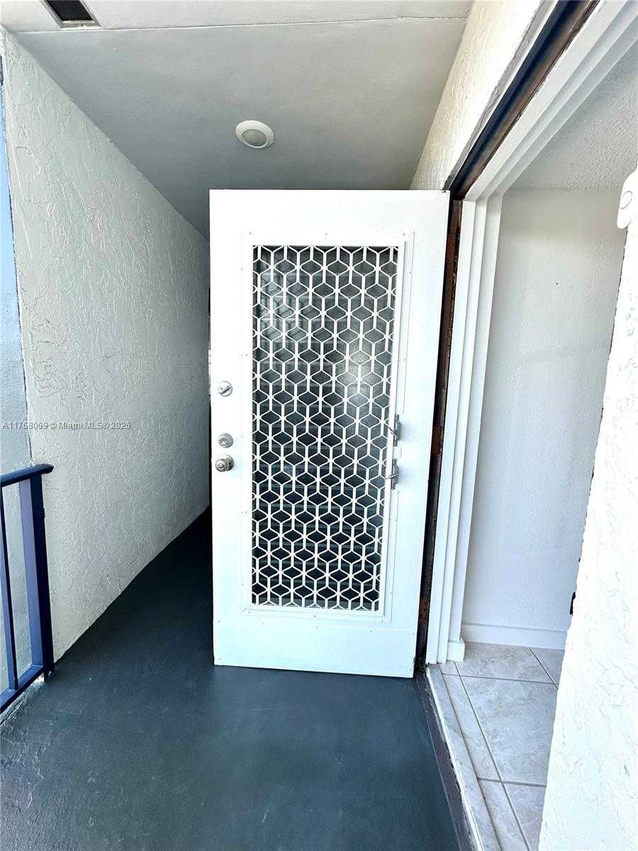 Small Image of 8300 SANDS POINT BLVD #K306, Tamarac Number 12