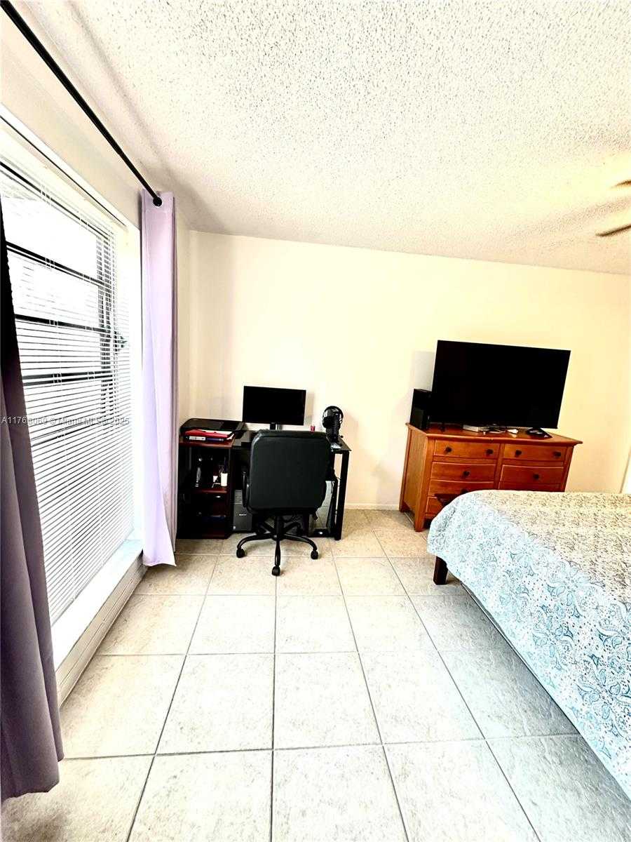 Small Image of 8300 SANDS POINT BLVD #K306, Tamarac Number 23