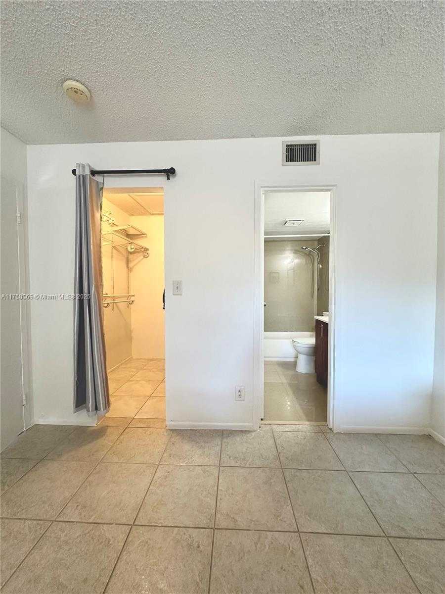 Small Image of 8300 SANDS POINT BLVD #K306, Tamarac Number 30