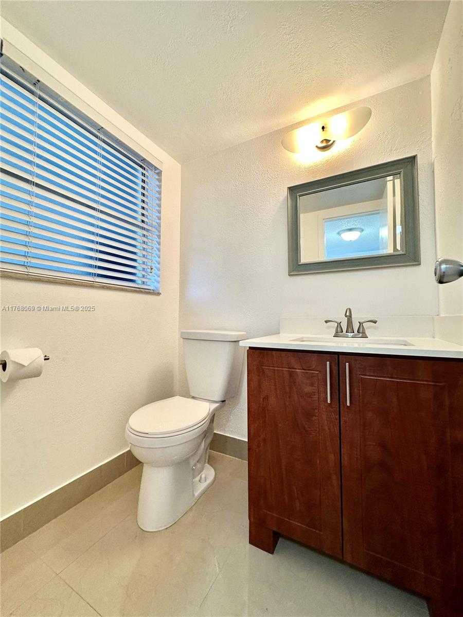 Small Image of 8300 SANDS POINT BLVD #K306, Tamarac Number 37