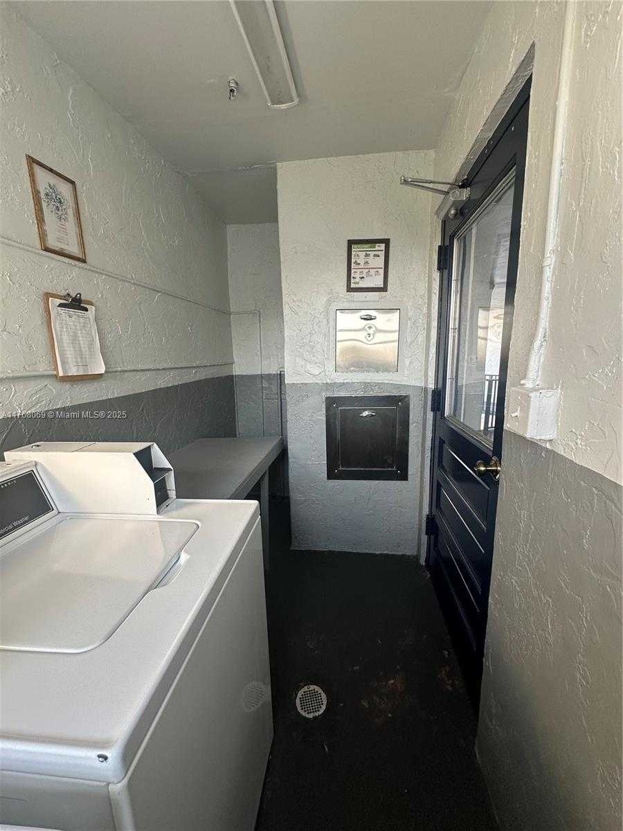 Small Image of 8300 SANDS POINT BLVD #K306, Tamarac Number 41
