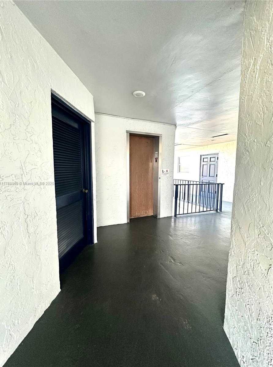 Small Image of 8300 SANDS POINT BLVD #K306, Tamarac Number 42