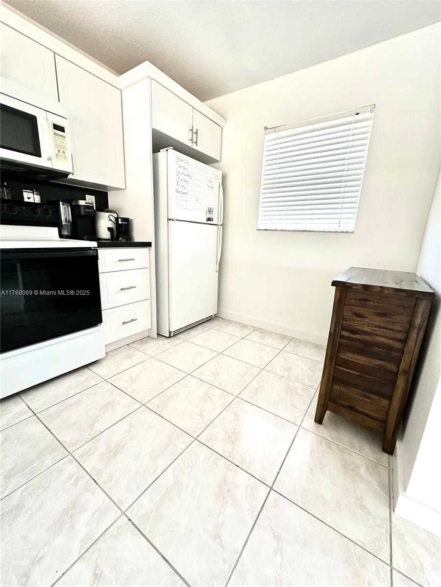 Small Image of 8300 SANDS POINT BLVD #K306, Tamarac Number 8