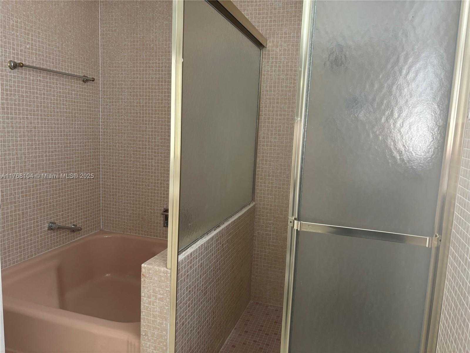 Small Image of 5255 COLLINS AVE #6J, Miami Beach Number 12
