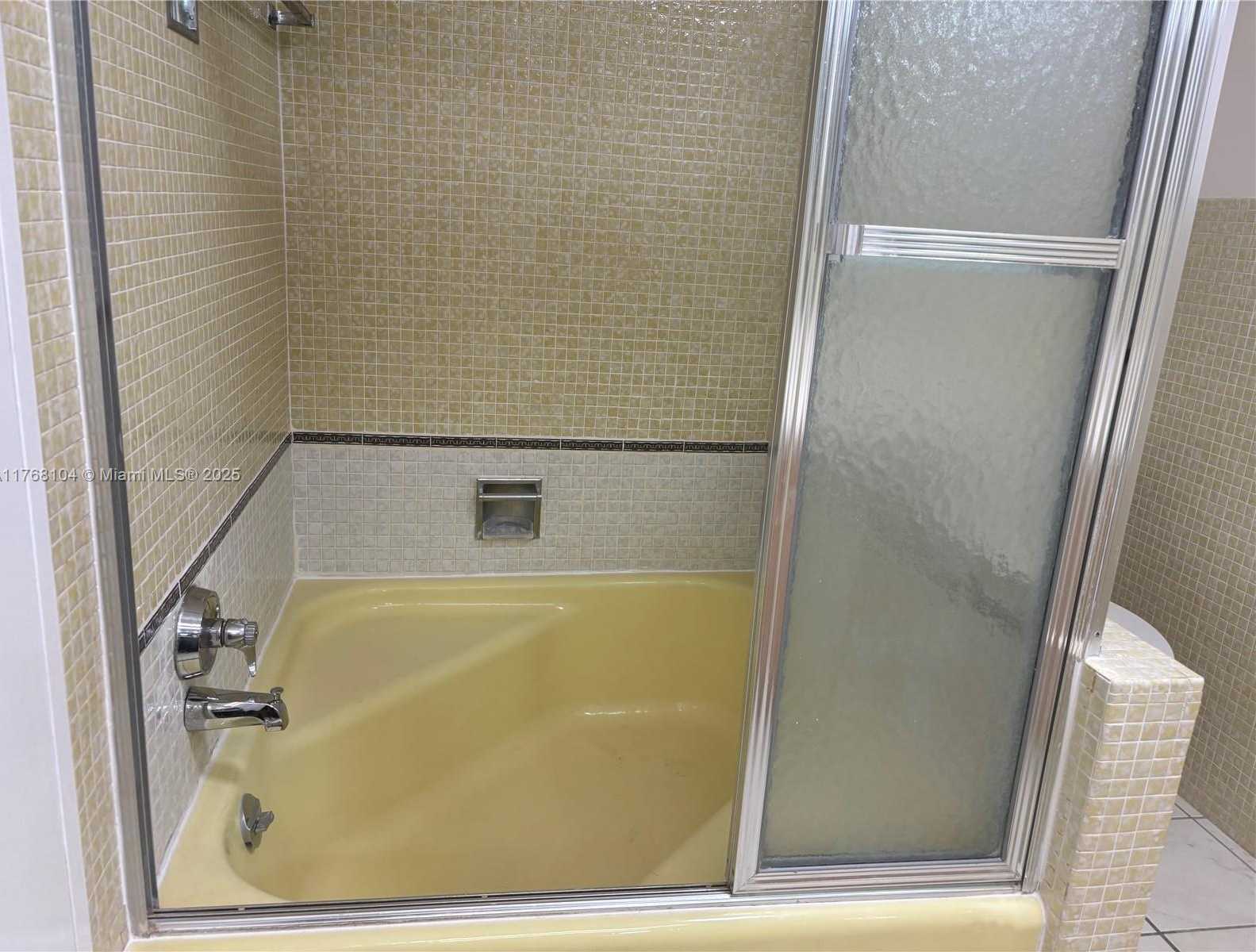 Small Image of 5255 COLLINS AVE #6J, Miami Beach Number 15