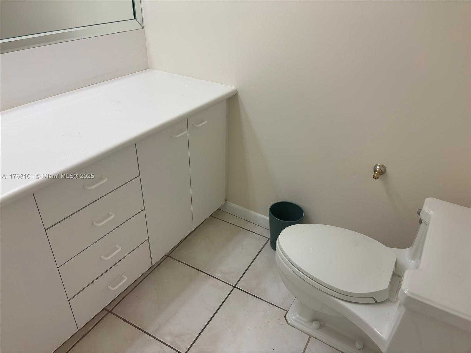 Small Image of 5255 COLLINS AVE #6J, Miami Beach Number 16